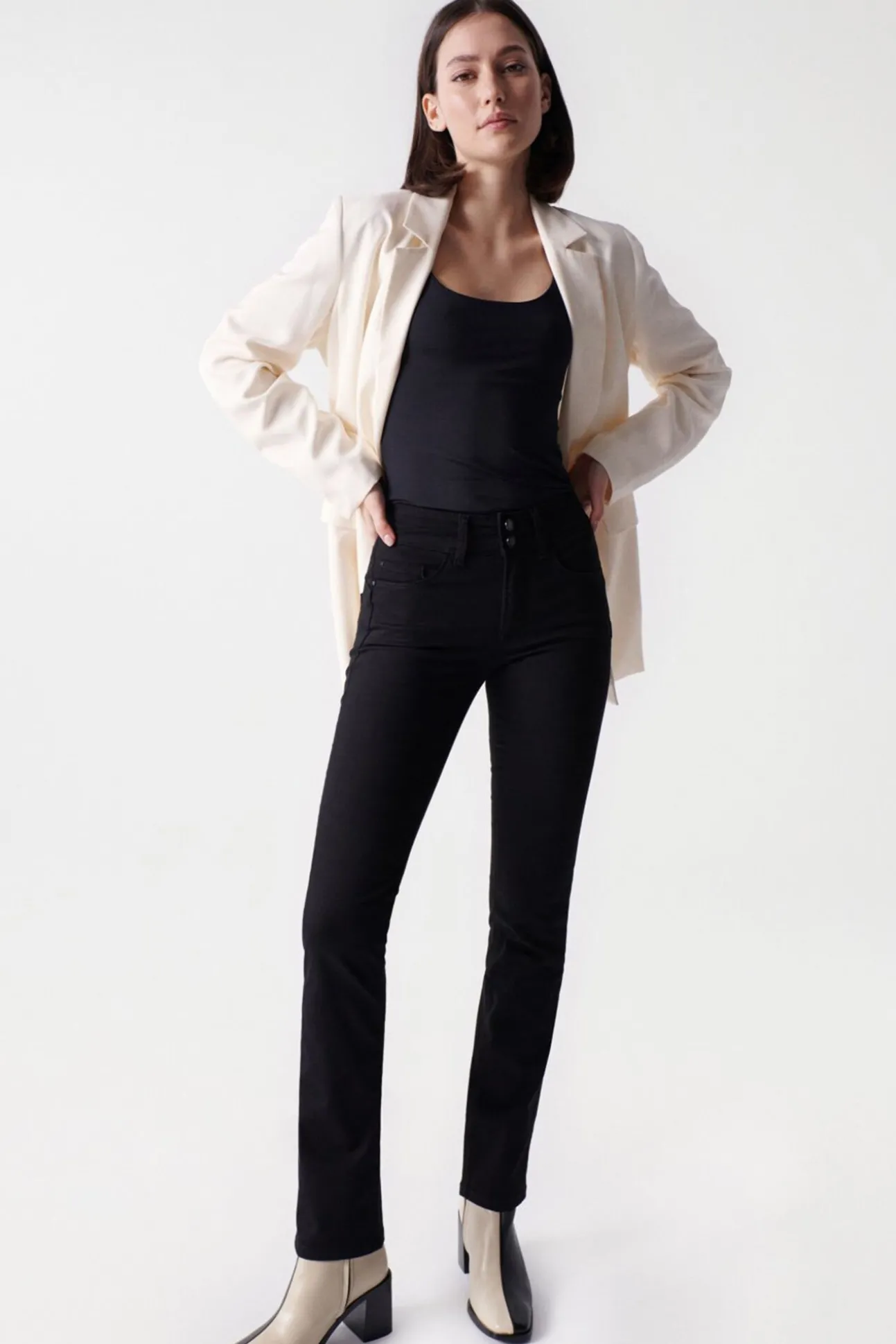 Calça jeans skinny com push-in secreto