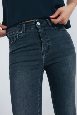 Calça jeans slim cropped