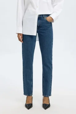 Calça jeans Slim Fit.