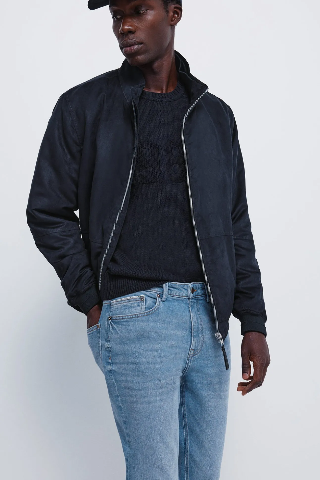 Calça jeans slim fit com lavagem média