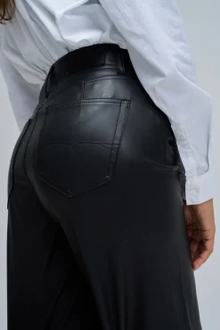 Calça largas
