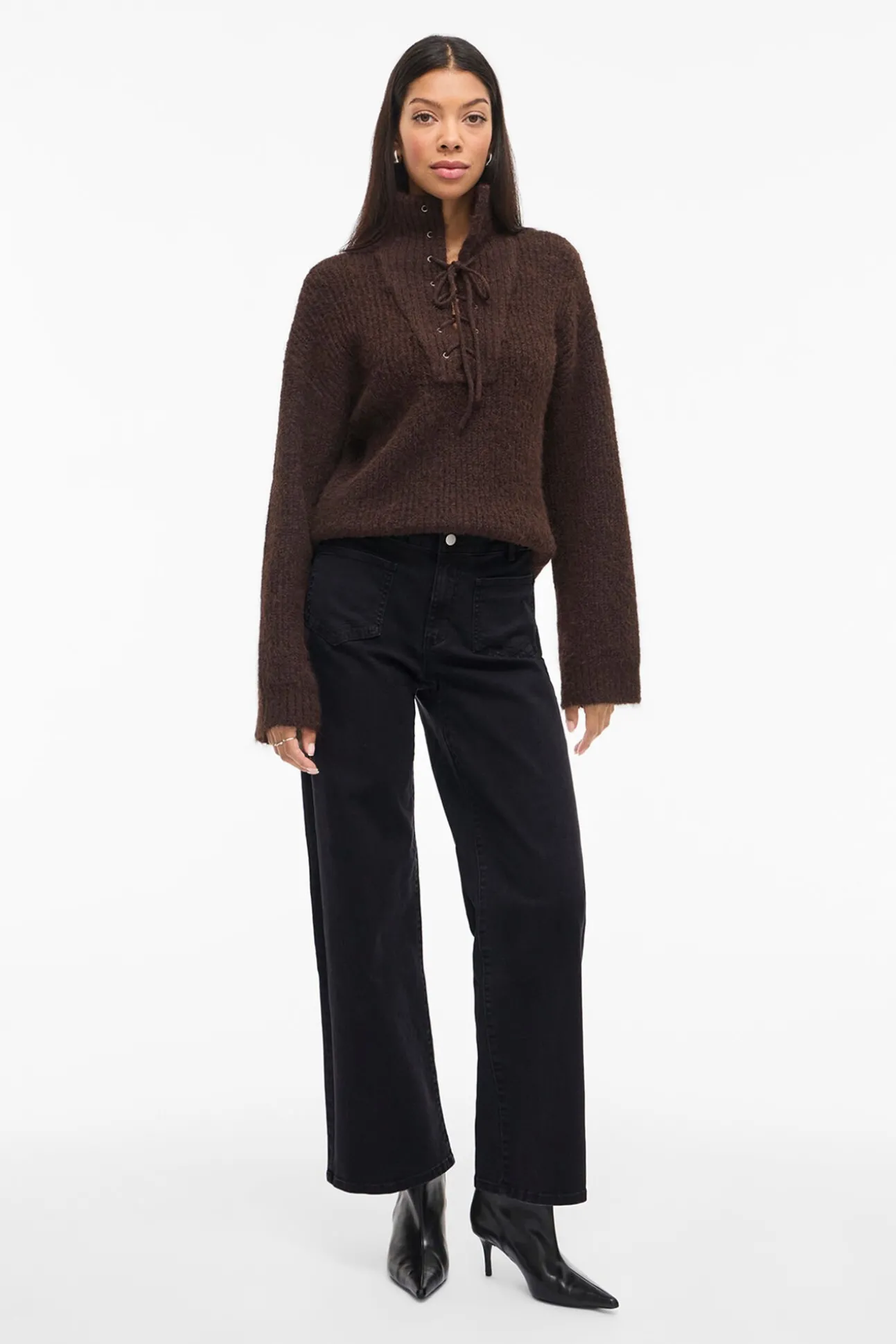 Calça largas com bolsos frontais