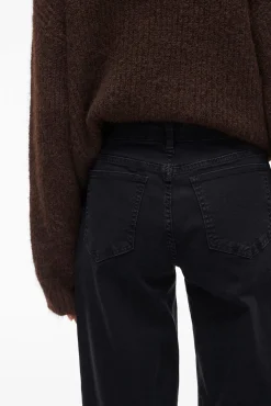 Calça largas com bolsos frontais