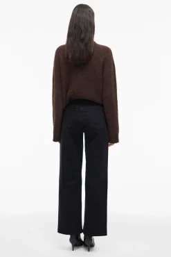Calça largas com bolsos frontais