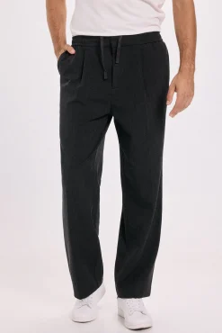 Calça largas com pregas