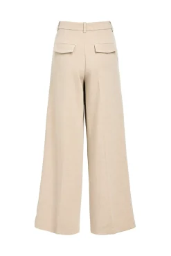 Calça largas com pregas