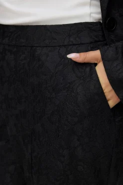 Calça plus size de renda renda