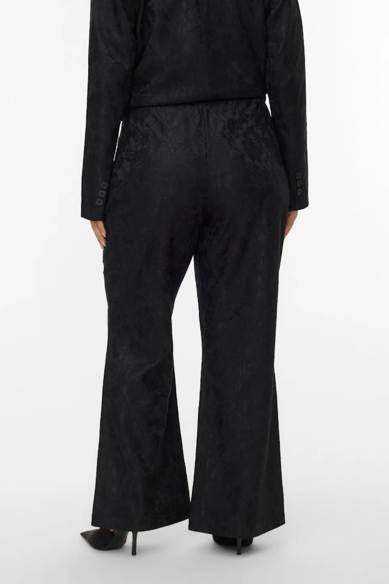Calça plus size de renda renda