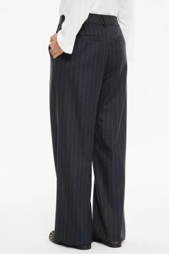 Calça risca de giz