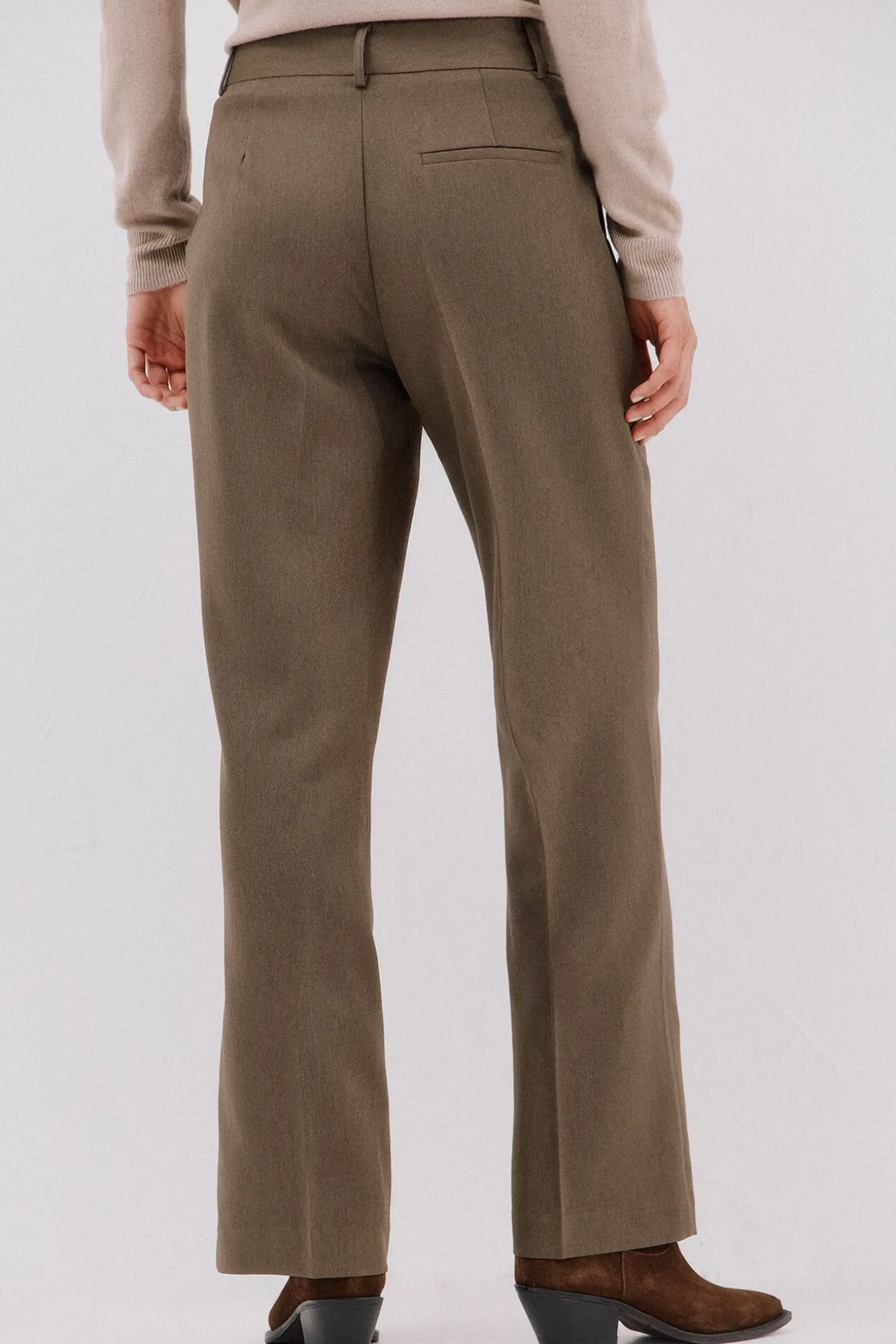 Calça social flare