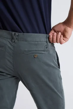 Calças chino justas