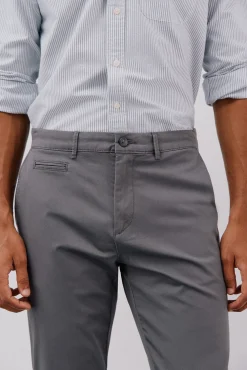 Calças chino leves corte slim