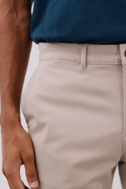 Calças chino leves regular fit