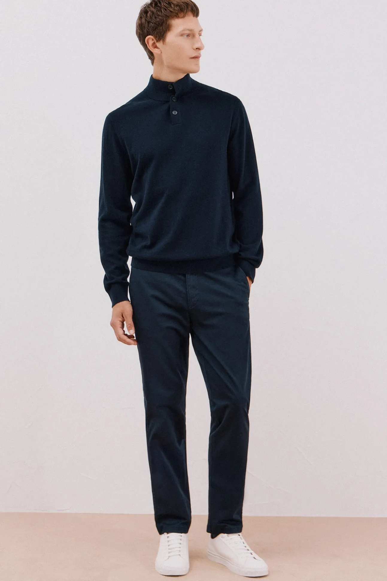 Calças chino leves regular fit