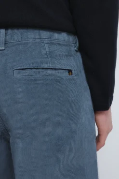 Calças chino slim fit confortável de veludo cotelê lavado