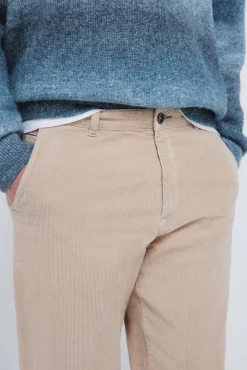 Calças chino slim fit confortável de veludo cotelê lavado