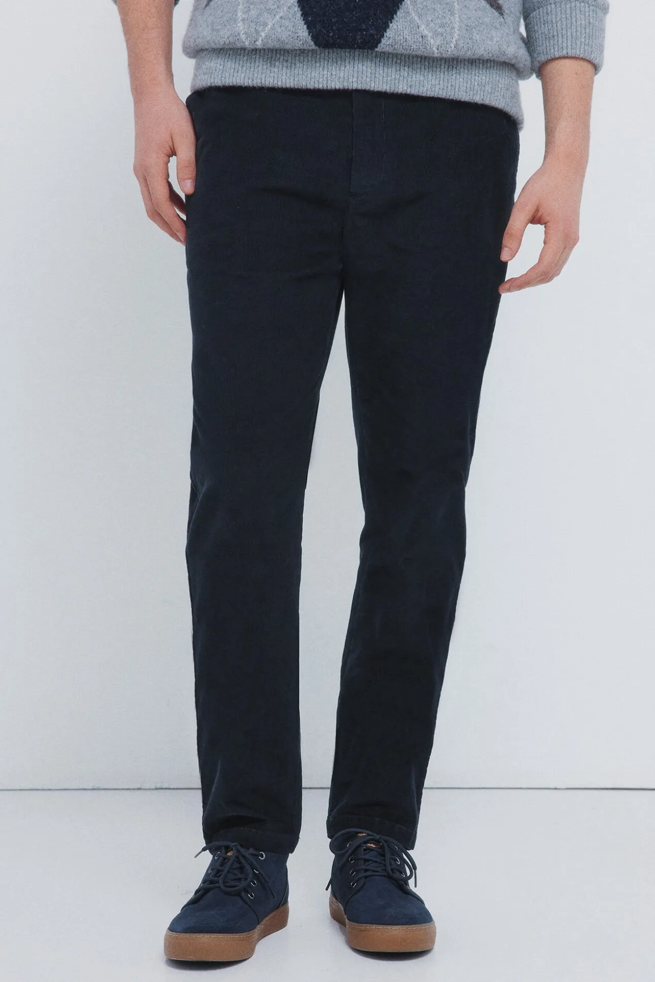 Calças chino slim fit de veludo cotelê micro