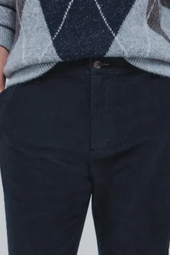 Calças chino slim fit de veludo cotelê micro