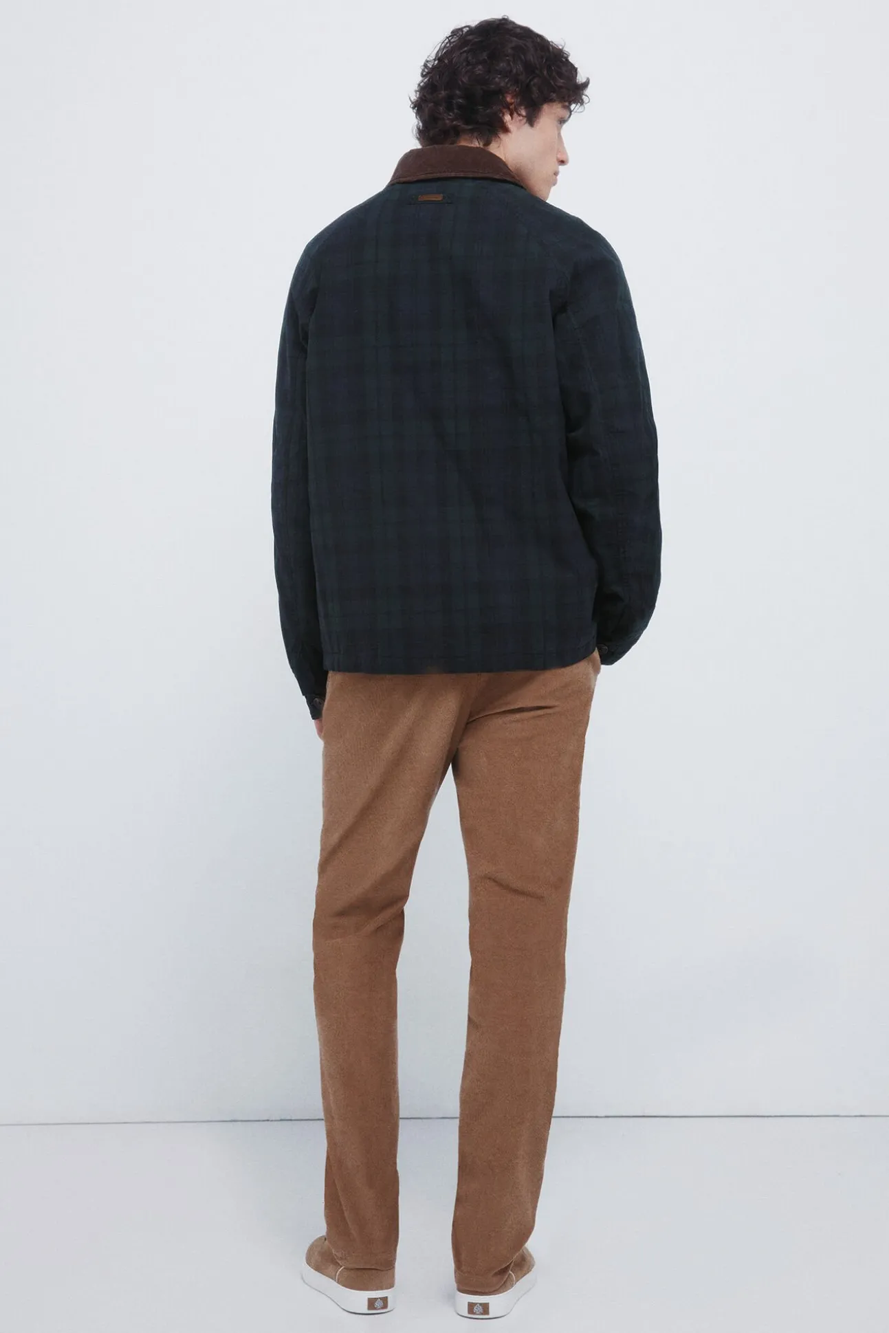 Calças chino slim fit de veludo cotelê micro