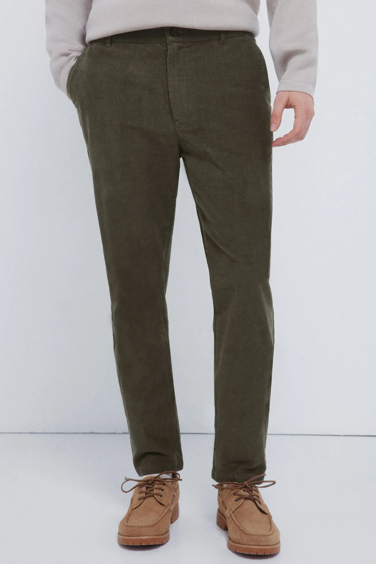 Calças chino slim fit de veludo cotelê micro