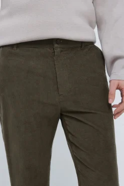 Calças chino slim fit de veludo cotelê micro