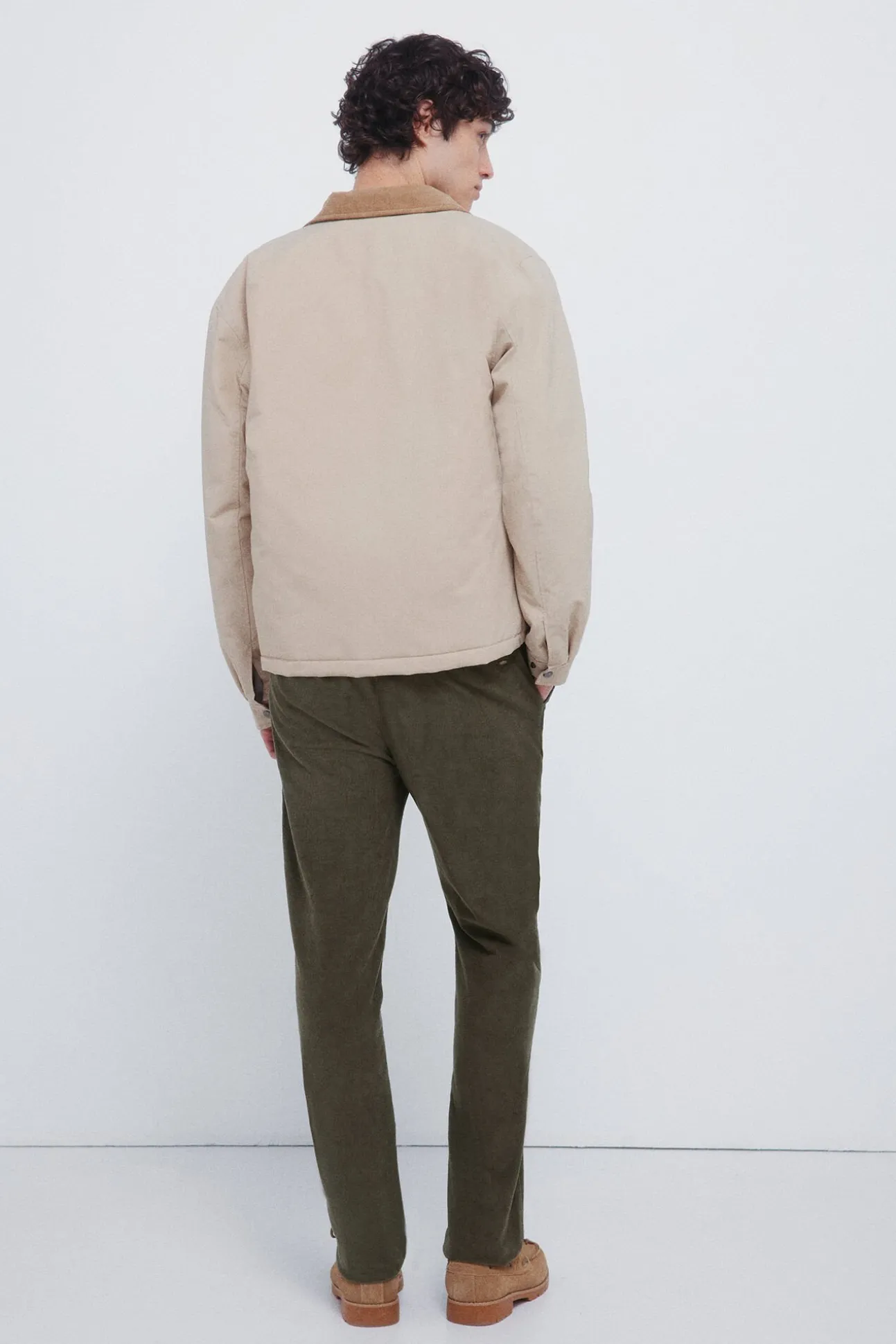 Calças chino slim fit de veludo cotelê micro