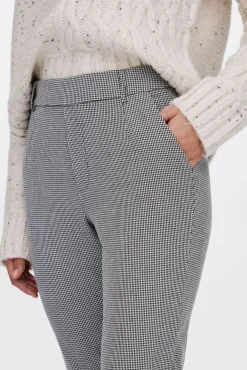 Calças elegantes slim fit