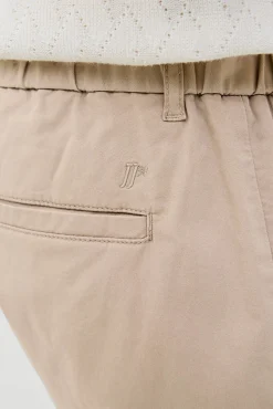Calças estilo chino