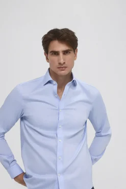 Camisa à medida sem ferro e resistente a nódoas
