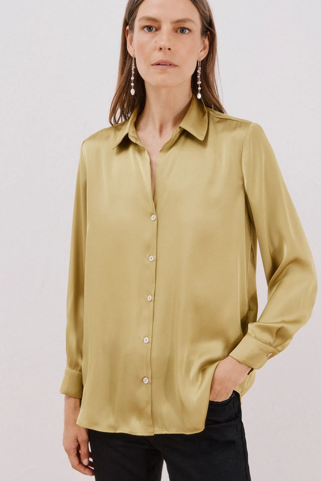 Camisa acetinada
