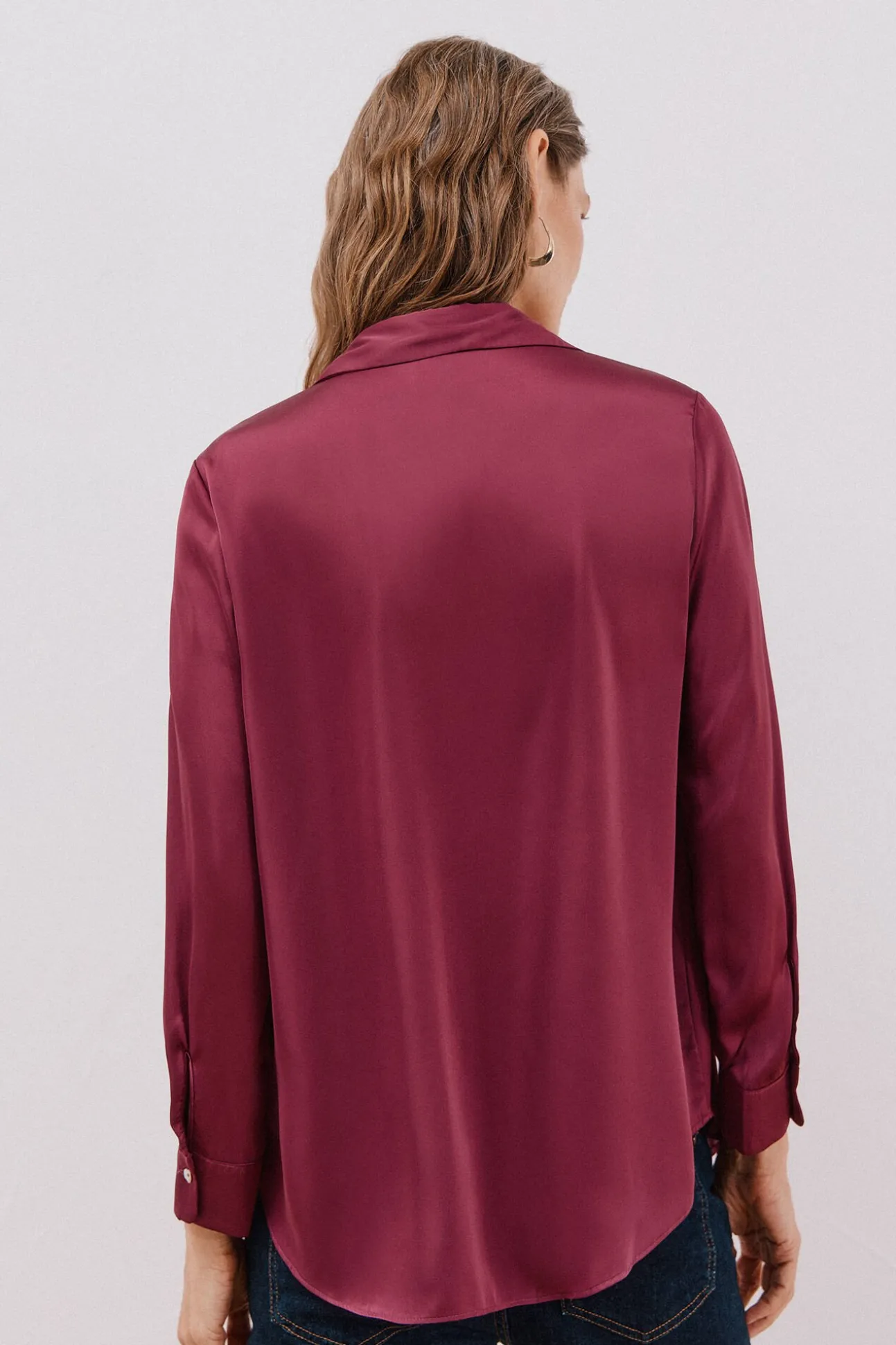 Camisa acetinada