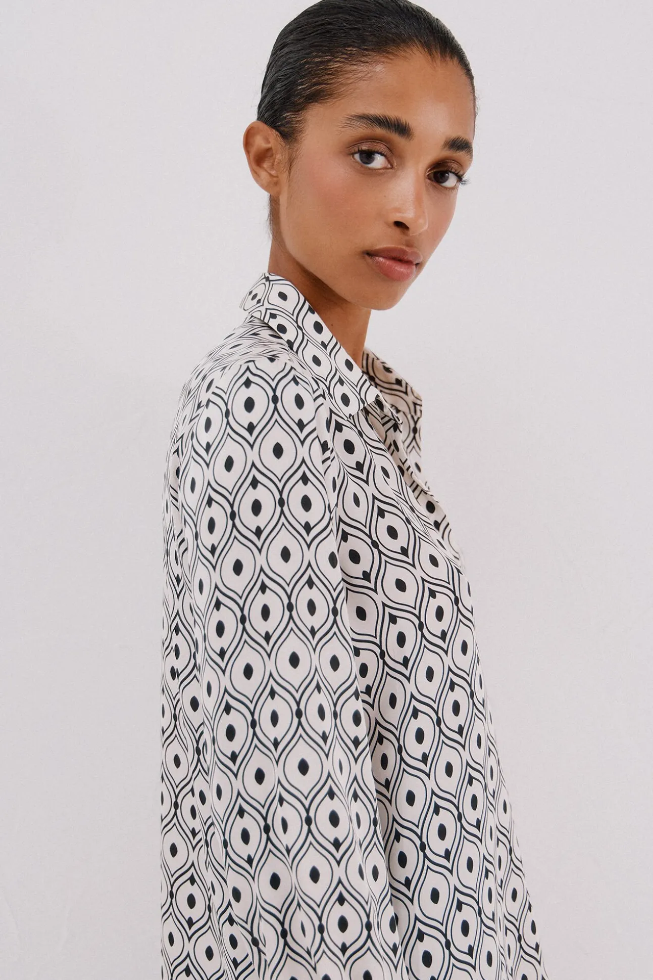 Camisa acetinada