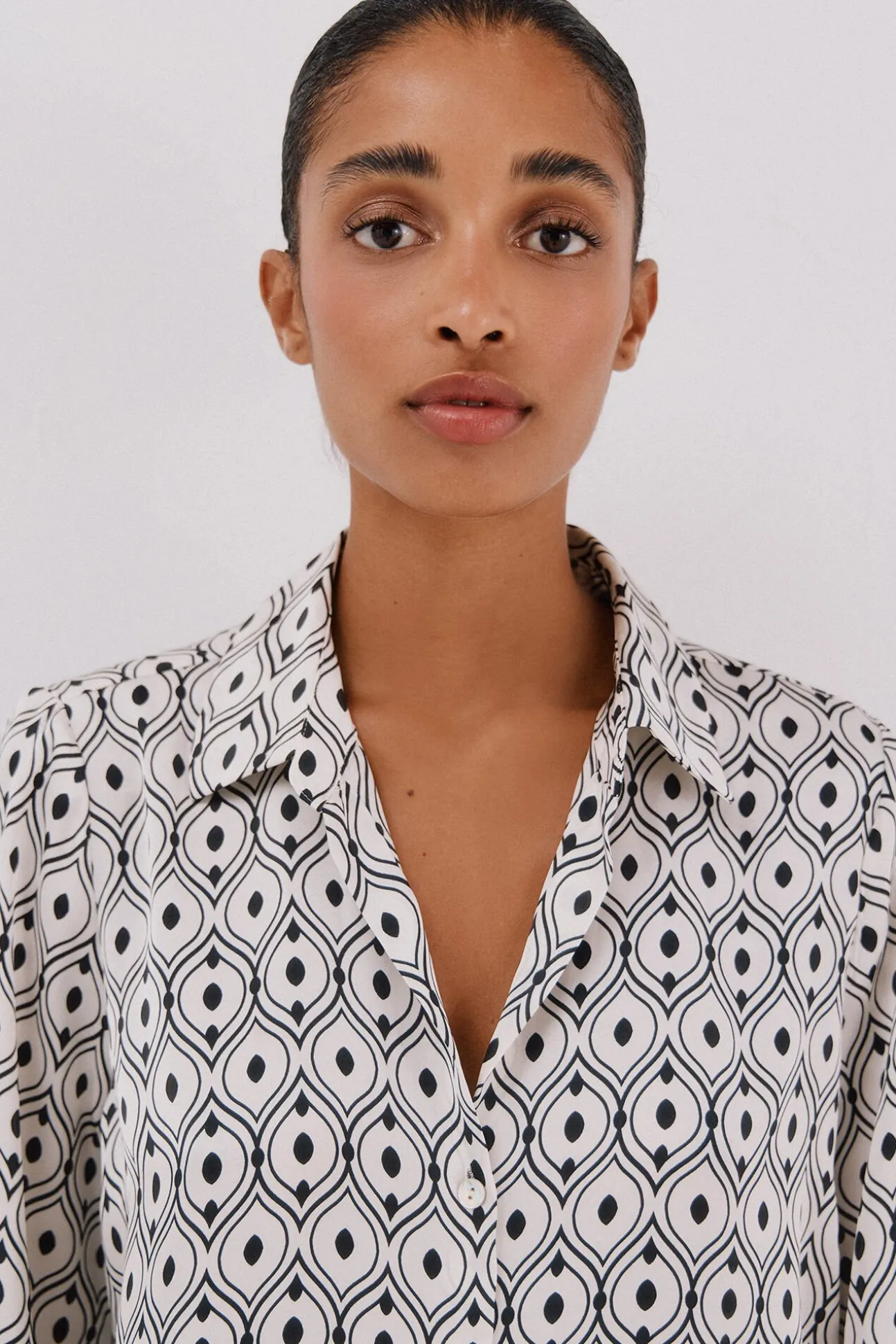 Camisa acetinada