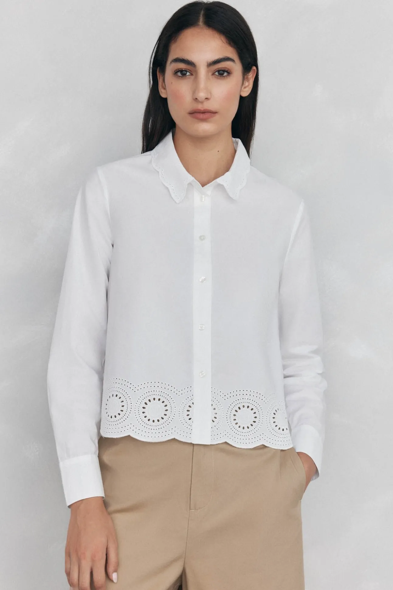 Camisa bordada lisa