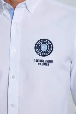 Camisa branca bordada