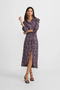 Camisa com babados e estampado Ikat no ombro