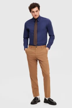Camisa de algodão orgânico Slim Fit.