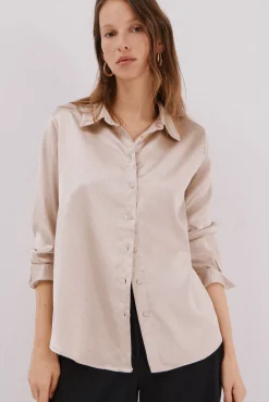 Camisa de cetim brilhante