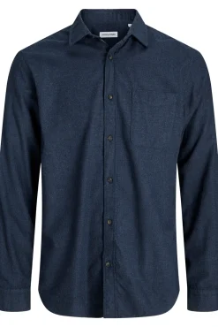 Camisa de corte regular.