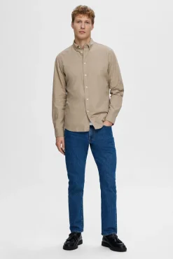 Camisa de manga comprida Slim Fit confecionada com algodão reciclado