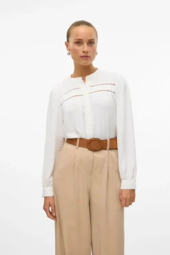 Camisa de manga comprida com aberturas
