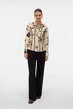 Camisa de manga comprida com linhas bordadas