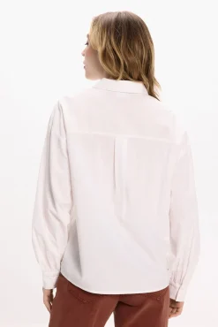 Camisa de viscose e algodão com renda