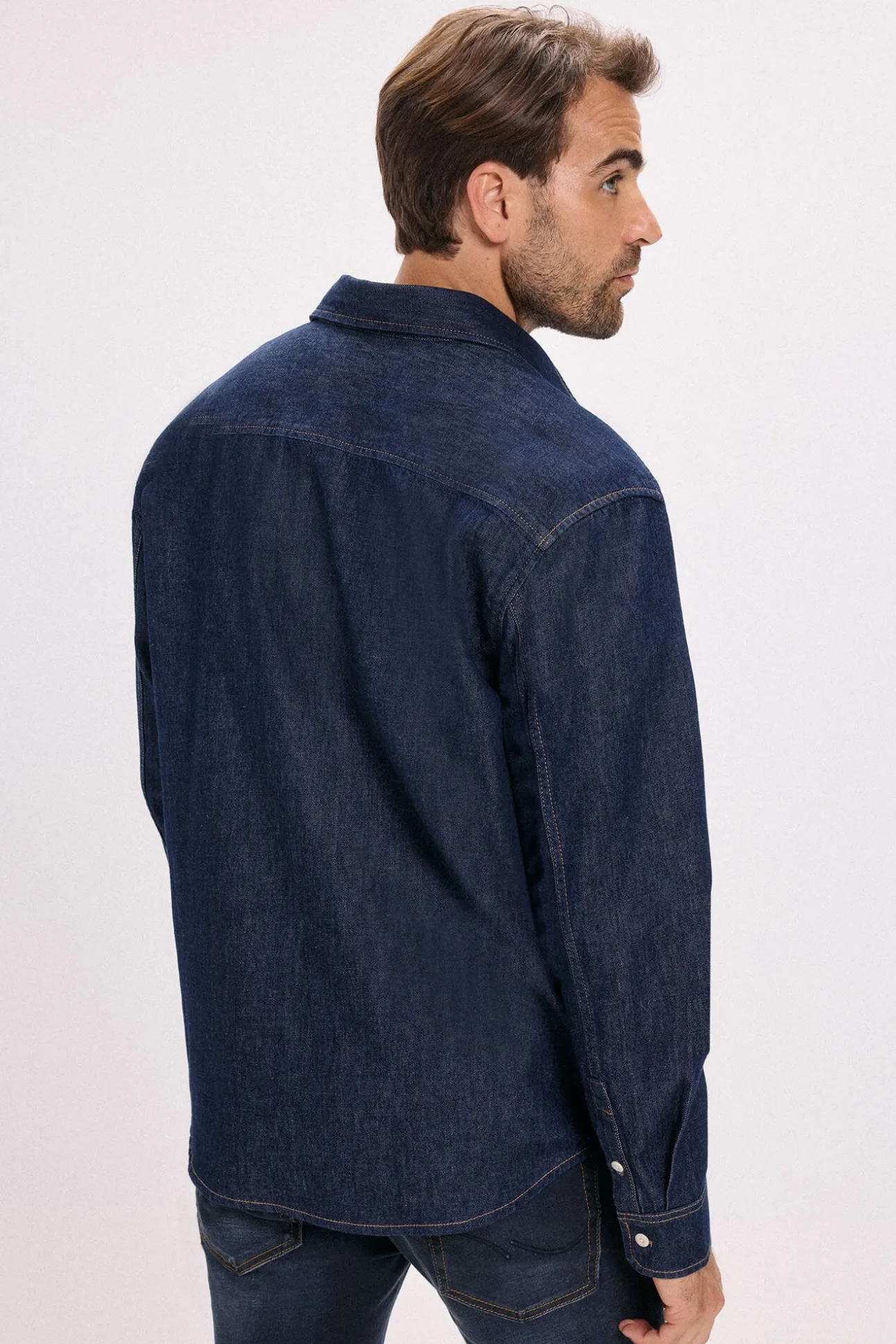 Camisa denim de corte regular