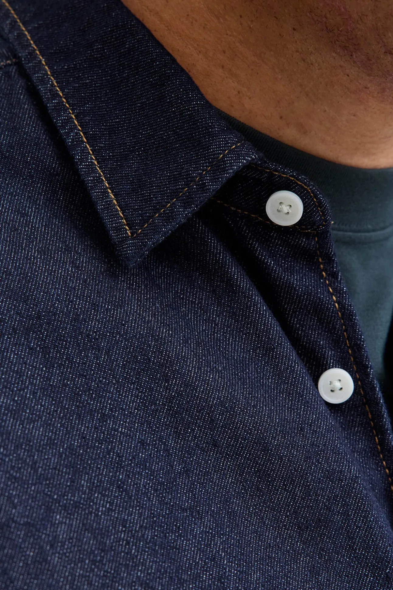 Camisa denim PLUS de corte regular