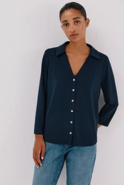 Camisa elástica com botões