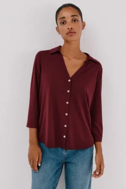 Camisa elástica com botões