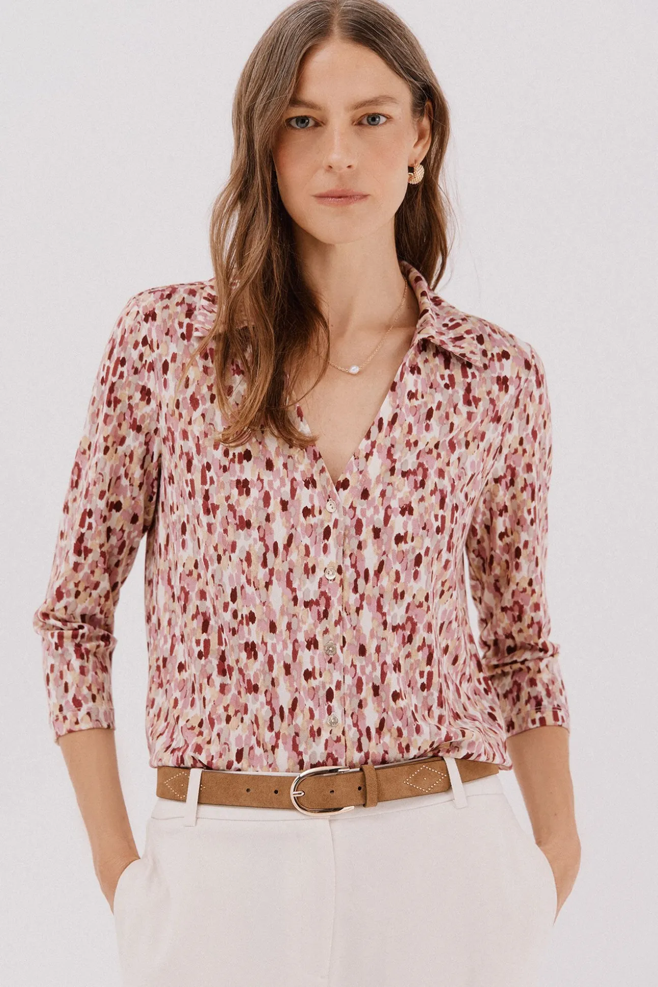 Camisa elástica com botões