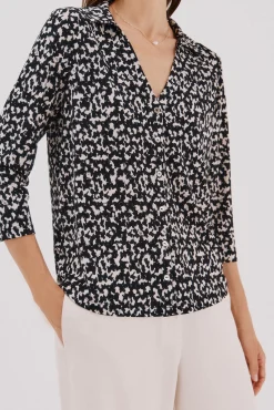 Camisa elástica com botões