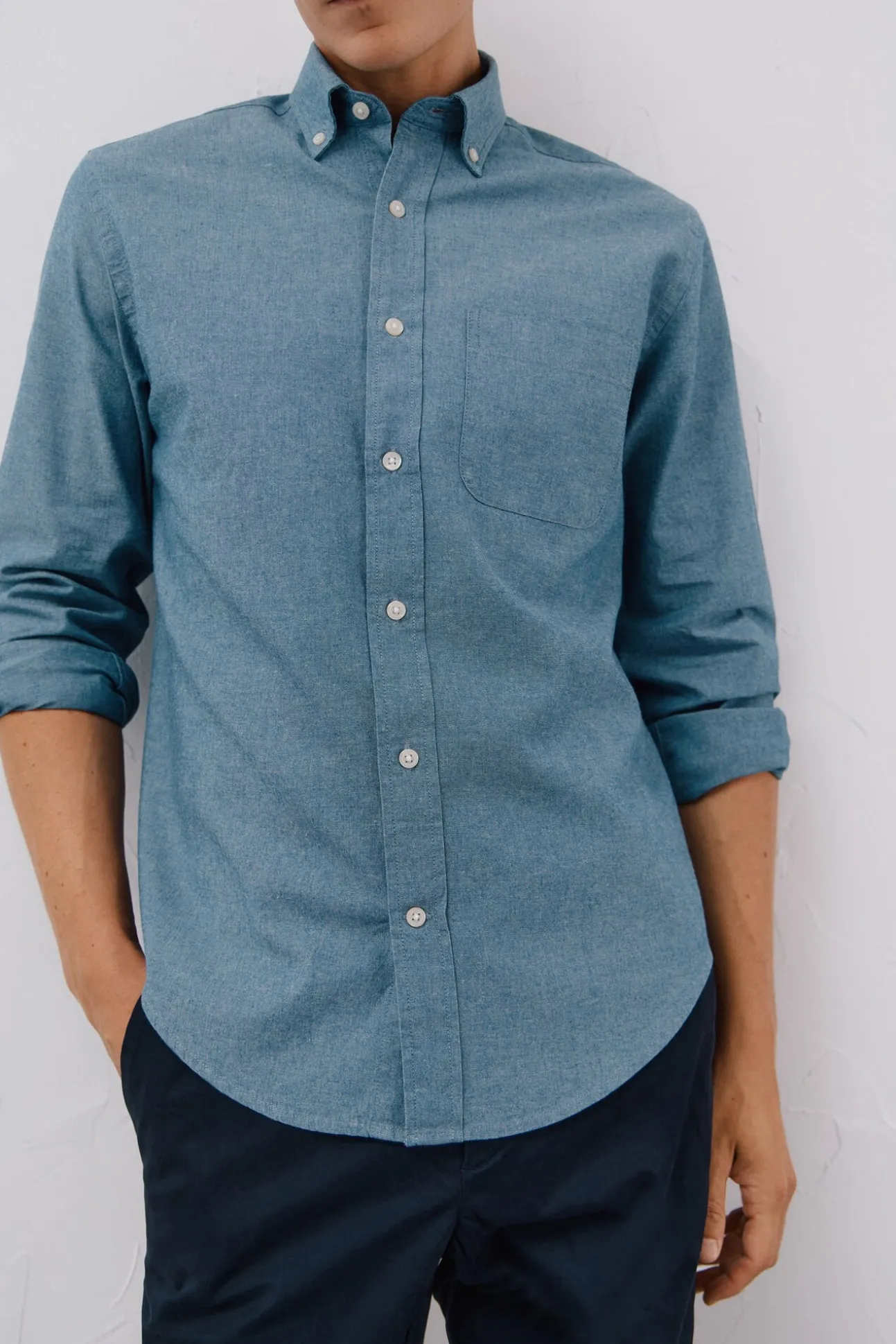 Camisa jeans com bolso